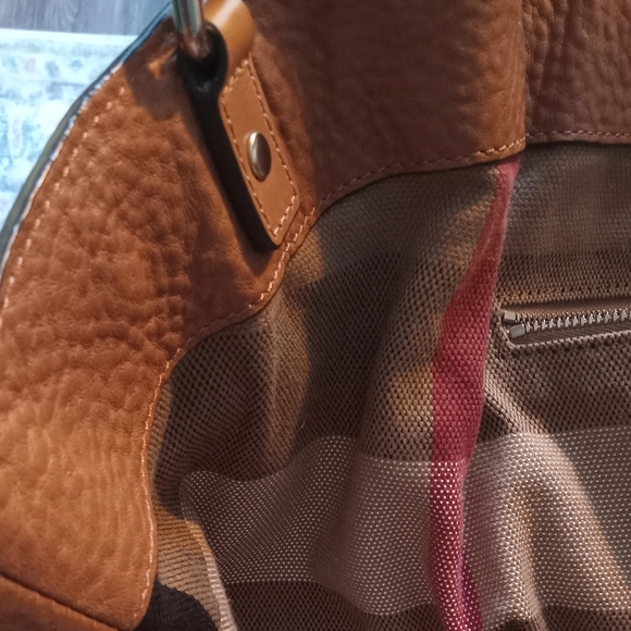 Burberry Maidstone Leather Tote Bag - Picture 5 of 14